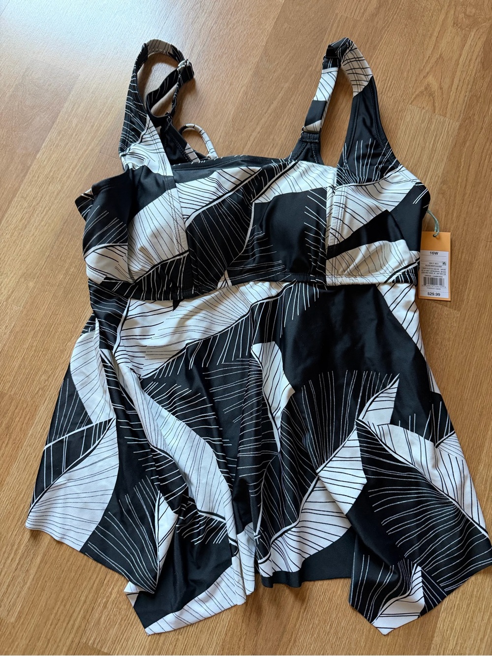 NWT Kona Sol Swimsuit Top Tankini Sharkbite Hem Leaf Size 16W Black And  White